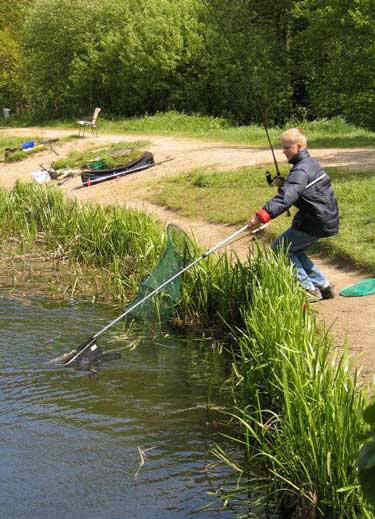 Fiskeri ved put and take sø. Foto: Bernt René Voss Grimm