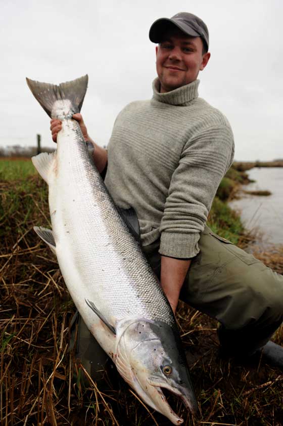 Dansk forårslaks (multi-seawinter) på 18,7 kilo og 126 centimeter. Foto: Rasmus Bohnensach