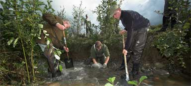 Training to become experts in water course management