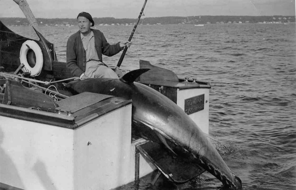 Lystfisker med tun i Øresund. Foto: www.tunaclub.dk