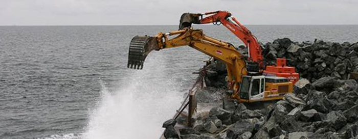 Udlægning af sten på Læsø Trindel. Foto: Naturstyrelsen.
